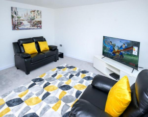 Modern Luxury 5 Bedroom House With Parking
